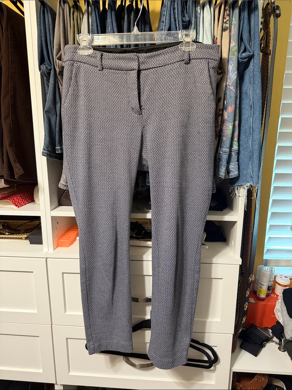 Men's Slim Dress Pants in Patterned Gray